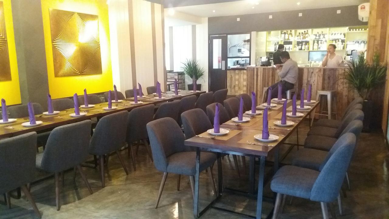Memoire Hornbill Hotel Kuching Extérieur photo