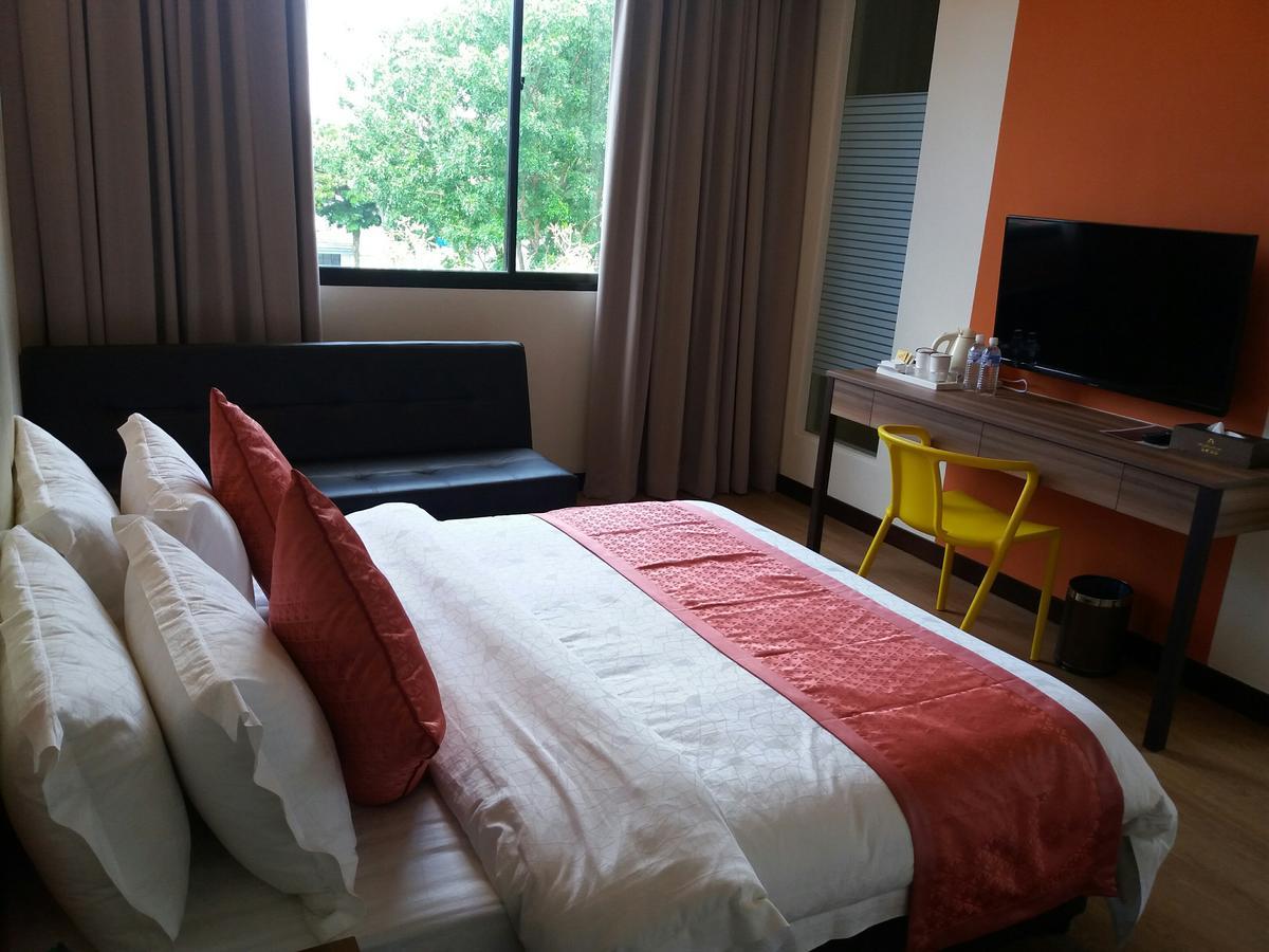 Memoire Hornbill Hotel Kuching Extérieur photo
