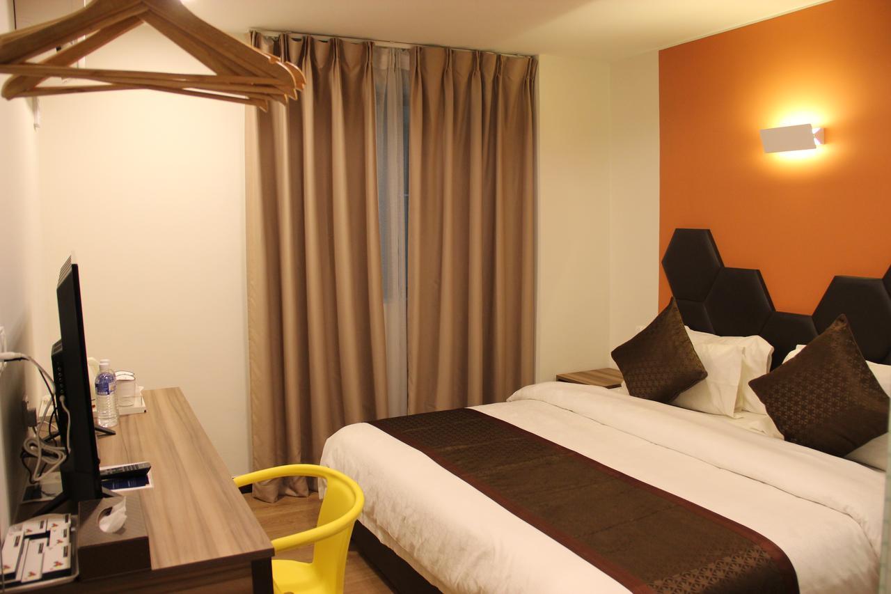 Memoire Hornbill Hotel Kuching Extérieur photo
