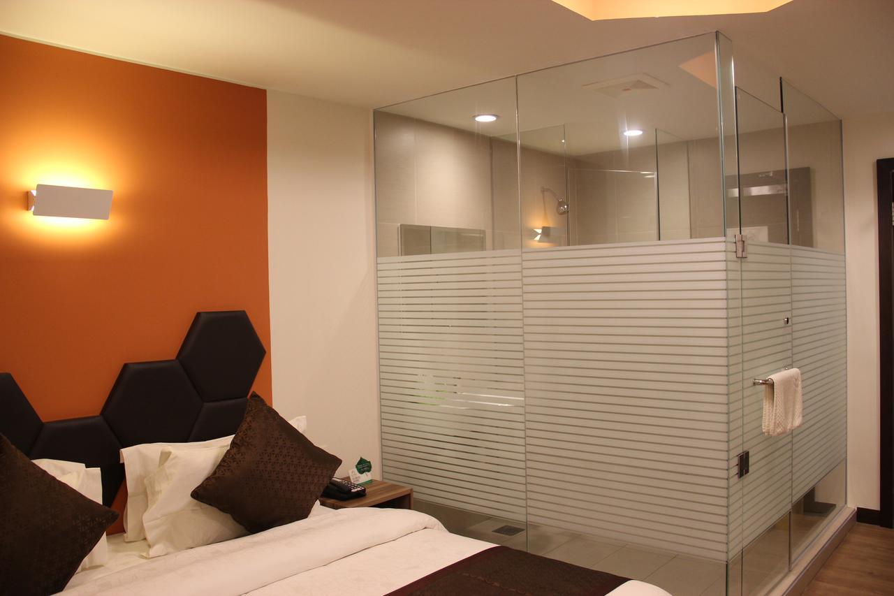 Memoire Hornbill Hotel Kuching Extérieur photo